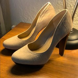 Jessica Simpson Tan leather 4.5” heels size 6.5